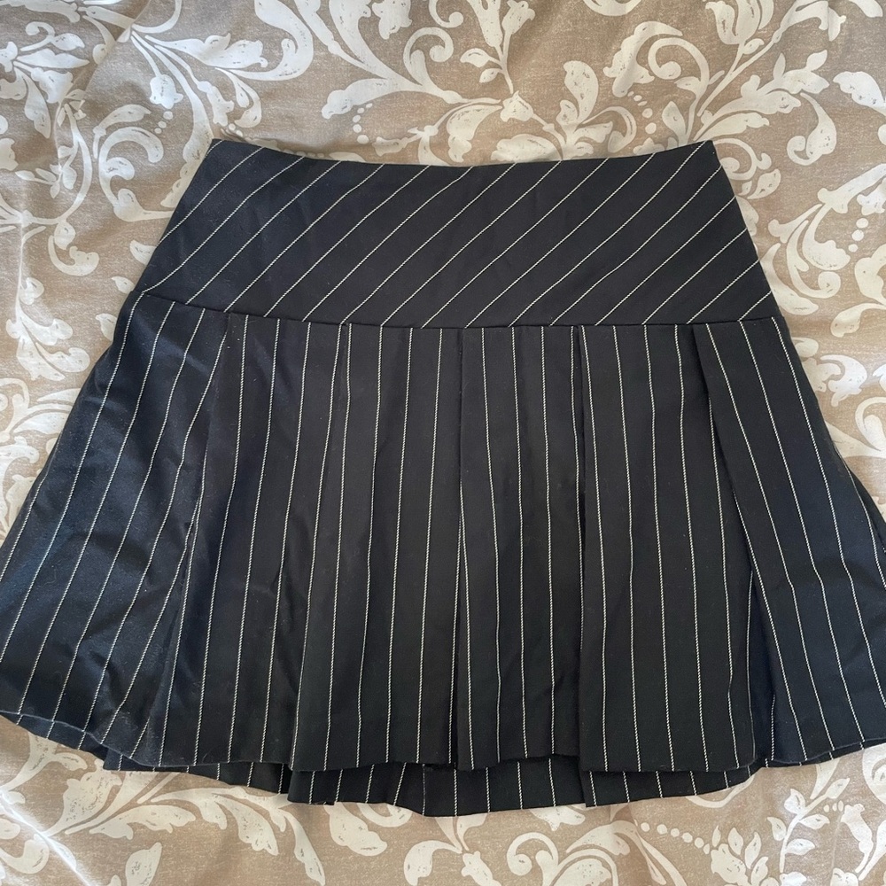 Black Pleated Pinstripe Mini Skirt